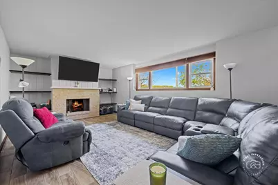 966 N Elmwood Drive, Aurora, IL 60506 - Photo 7