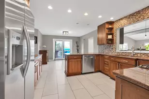 30949 N Leesley Ct, Libertyville, IL 60048 - Photo 11