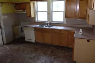 10227 S Peoria St, Chicago, IL 60643 - Photo 7