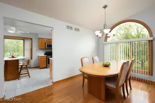 7635 Wilton Ct, Darien, IL 60561 - Photo 9