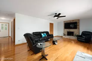 7635 Wilton Ct, Darien, IL 60561 - Photo 15