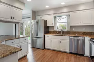 29W332 Mark Dr, Naperville, IL 60564 - Photo 7
