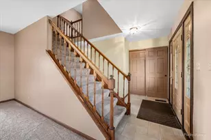 901 Garnet Cir, Schaumburg, IL 60193 - Photo 5