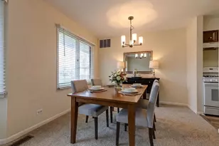 3100 Roberts Dr, Woodridge, IL 60517 - Photo 3