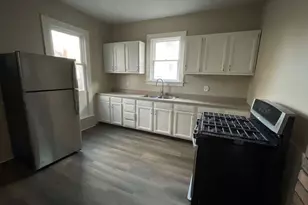 217 N West Ave, Freeport, IL 61032 - Photo 5