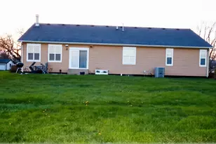 306 S 3rd St, Ashkum, IL 60911 - Photo 5