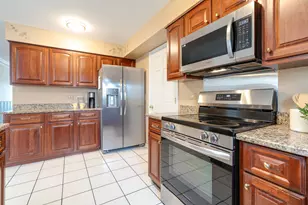 620 W Peregrine Dr, Palatine, IL 60067 - Photo 9