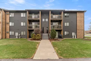 651 N Virginia Rd, Crystal Lake, IL 60014 - Photo 1
