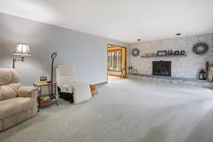 48W607 Whispering Oaks Dr, Hampshire, IL 60140 - Photo 11