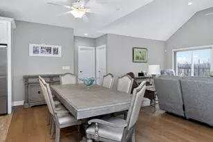 669 E Byron Ave, Addison, IL 60101 - Photo 9