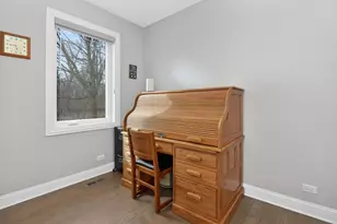 669 E Byron Ave, Addison, IL 60101 - Photo 21