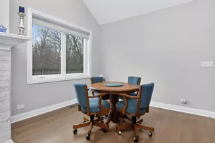669 E Byron Ave, Addison, IL 60101 - Photo 7