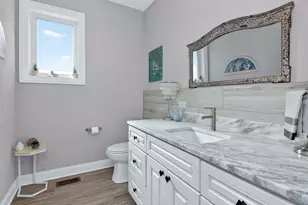 669 E Byron Ave, Addison, IL 60101 - Photo 25