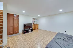 9038 Niles Center Rd, Skokie, IL 60076 - Photo 15