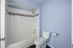 1925 Golf View Dr, Bartlett, IL 60103 - Photo 13