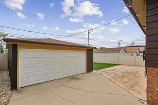 2929 W 102nd Pl, Chicago, IL 60655 - Photo 23