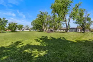 4931 E Glenwood Dr, Decatur, IL 62521 - Photo 9