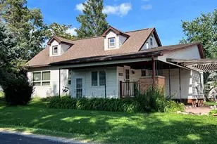 411 3rd St, Matherville, IL 61263 - Photo 3