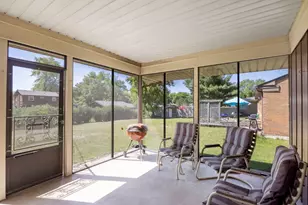 218 Gladys Ave, Fox River Grove, IL 60021 - Photo 7
