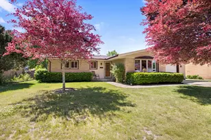 218 Gladys Ave, Fox River Grove, IL 60021 - Photo 1