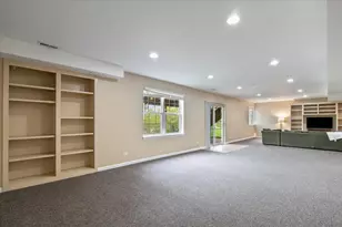 1816 Prairie Ridge Cir, Lindenhurst, IL 60046 - Photo 37