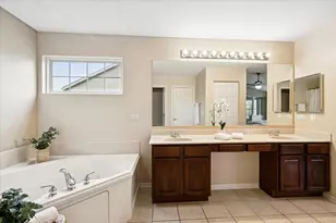 1816 Prairie Ridge Cir, Lindenhurst, IL 60046 - Photo 25