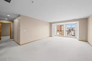 100 N Bokelman St, Roselle, IL 60172 - Photo 9