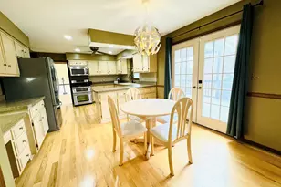 817 Huntleigh Dr, Naperville, IL 60540 - Photo 13