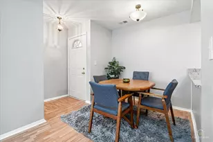 1976 Kenilworth Cir, Hoffman Estates, IL 60169 - Photo 5