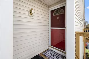 1976 Kenilworth Cir, Hoffman Estates, IL 60169 - Photo 3