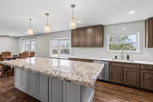 330 Oak Hill Ct, Antioch, IL 60002 - Photo 3