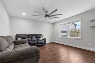 330 Oak Hill Ct, Antioch, IL 60002 - Photo 11