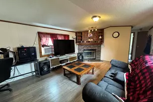 57 Redwood Manor Dr, Pontiac, IL 61764 - Photo 5