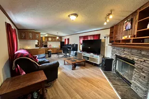 57 Redwood Manor Dr, Pontiac, IL 61764 - Photo 3