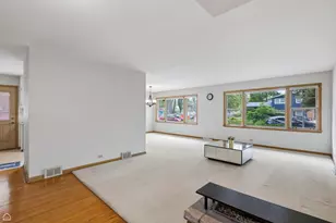 5814 Keeney St, Morton Grove, IL 60053 - Photo 9