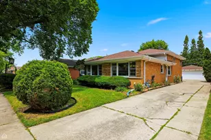 5814 Keeney St, Morton Grove, IL 60053 - Photo 3
