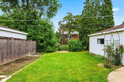 5814 Keeney Street, Morton Grove, IL 60053 - Photo 23