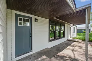 118 E Bower St, Oreana, IL 62554 - Photo 5