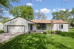 118 E Bower St, Oreana, IL 62554 - Photo 3
