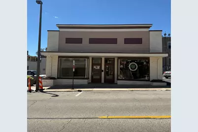 116 Calhoun Street E, Woodstock, IL 60098 - Photo 1