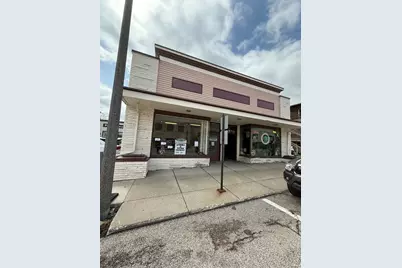 116 Calhoun Street E, Woodstock, IL 60098 - Photo 1