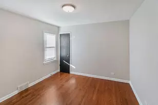 3133 W 101st St, Evergreen Park, IL 60805 - Photo 9