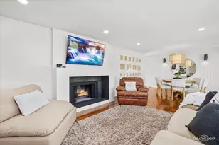 426 N Kingsway Dr, Aurora, IL 60506 - Photo 5