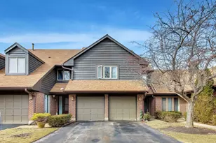 654 Picardy Cir, Northbrook, IL 60062 - Photo 1