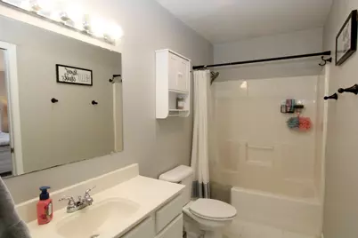233 S Shore Drive, Island Lake, IL 60042 - Photo 11