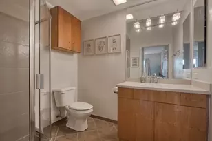 900 Lee St, Des Plaines, IL 60016 - Photo 17