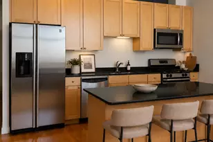 758 N Larrabee St, Chicago, IL 60654 - Photo 3