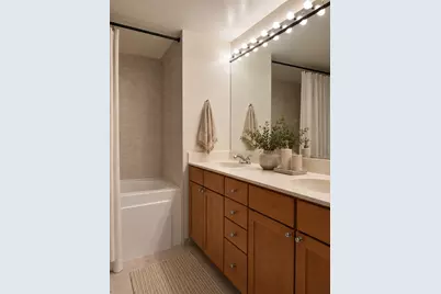 758 N Larrabee Street #605, Chicago, IL 60654 - Photo 5