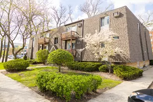 218 Madison St, Joliet, IL 60435 - Photo 3