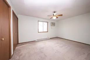 218 Madison St, Joliet, IL 60435 - Photo 9